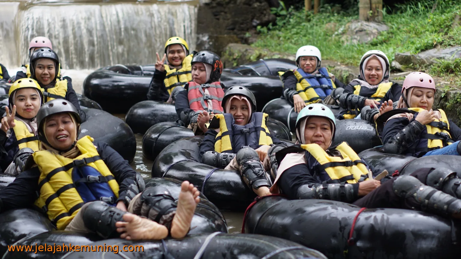 paket river tubing kemuning karanganyar