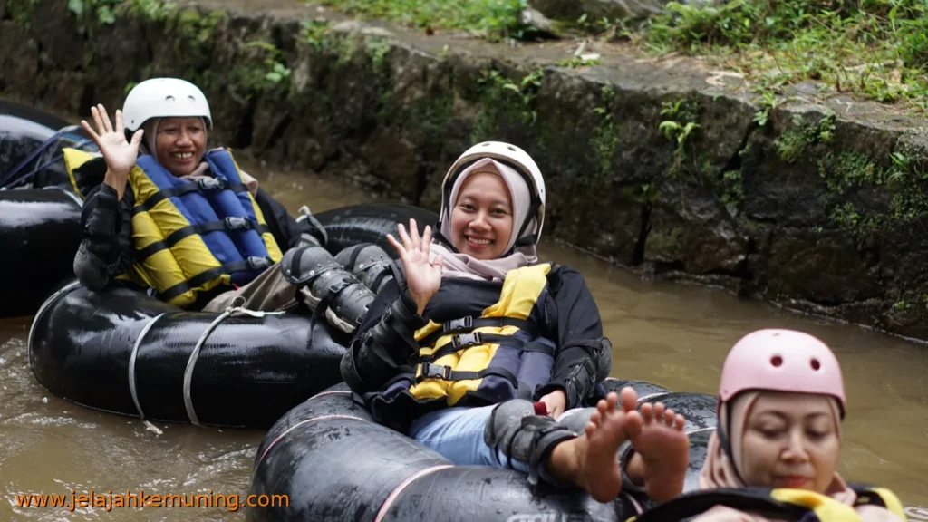 paket river tubing kemuning karanganyar